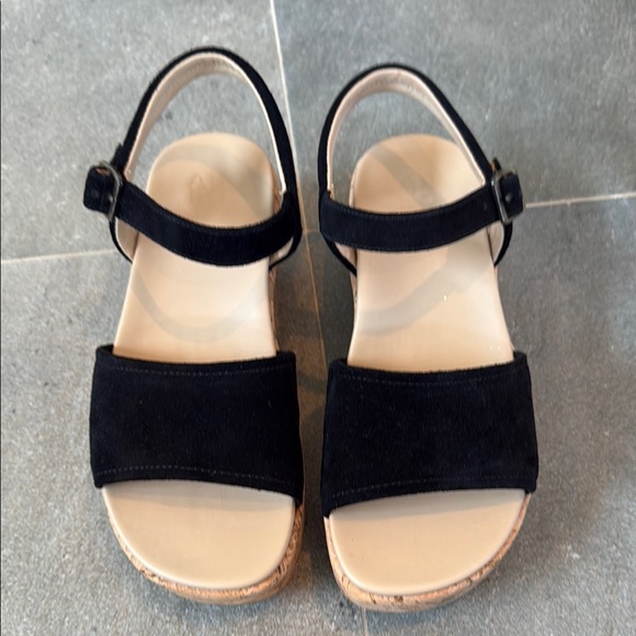 Abeo Devyn Black Wedge Sandals - Picture 2 of 6